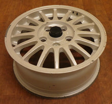 Laden Sie das Bild in den Galerie-Viewer, 1x Alufelge 15 Zoll 6.0&quot; 5x112 45ET 447601025E Audi 100 Rim Wheel