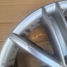 Load image into Gallery viewer, 1x Alufelge 18 Zoll 7.0" 5x112 43ET Glanz Silber 5N0601025AF VW Tiguan Rim Wheel FEL4562081064ve