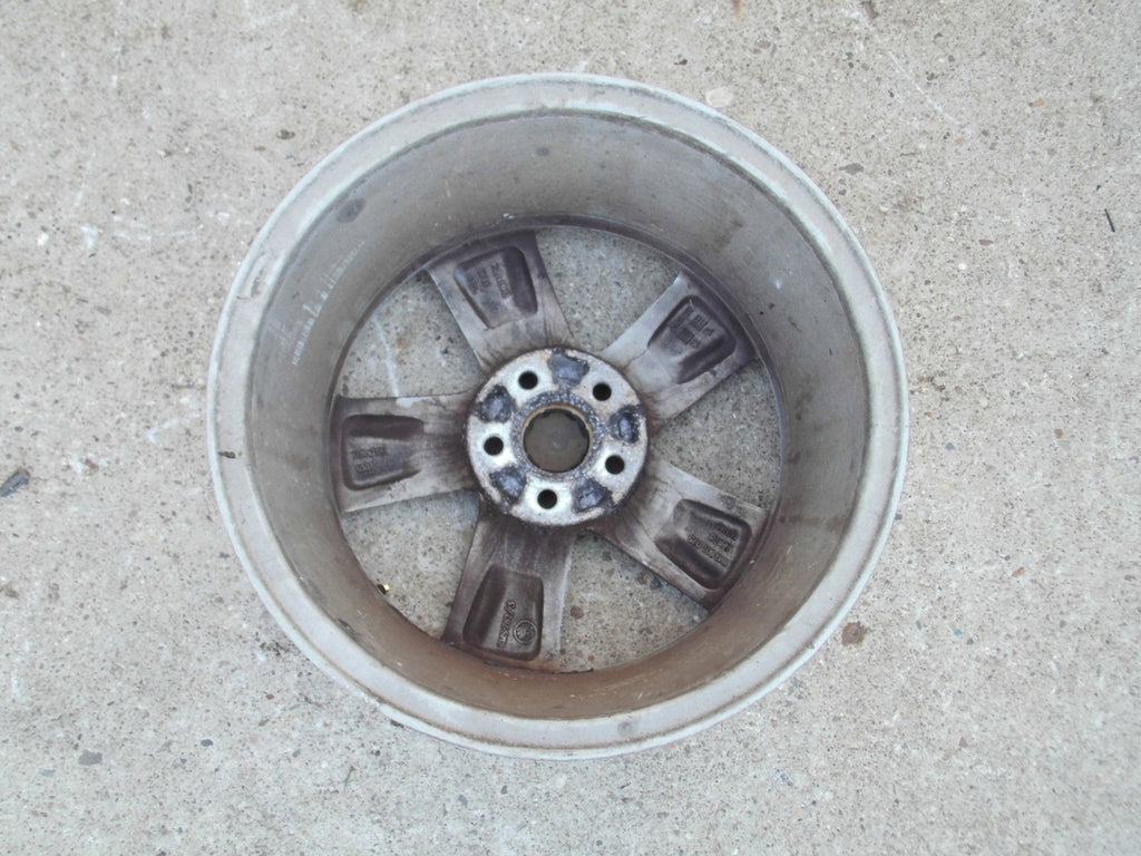 1x Alufelge 16 Zoll 7.0" 5x100 46ET Glanz Silber 6V0601025B Skoda Fabia Iii FEL4720866064ki