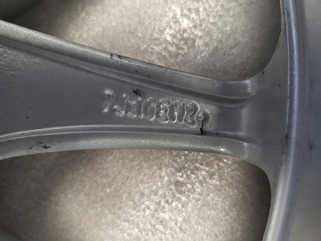 1x Alufelge 16 Zoll 7.0" 5x120 44ET Glanz Silber 6795207 BMW 1 E88 E81 E82 E87