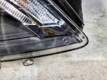 Laden Sie das Bild in den Galerie-Viewer, Frontscheinwerfer Mercedes-Benz W246 A2468207861 Xenon Rechts Headlight SCH1112486990tr