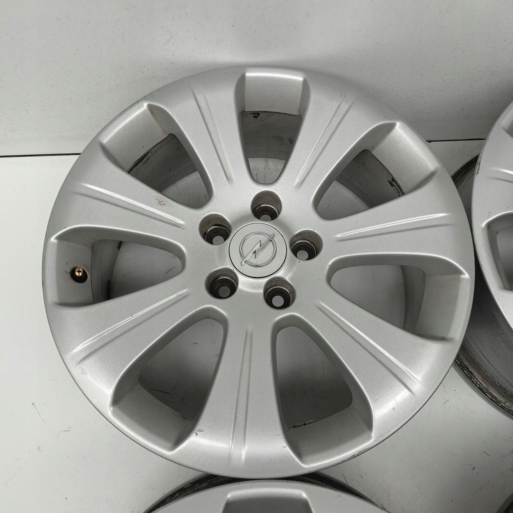 4x Alufelge 17 Zoll 7.0" 5x110 39ET Glanz Silber Opel Zafira Meriva Rim Wheel FEL4511736960rs