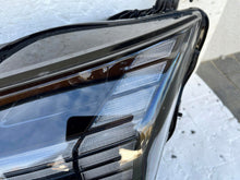 Laden Sie das Bild in den Galerie-Viewer, Frontscheinwerfer Volvo 80000401 Links Scheinwerfer Headlight SCH7074630375bh