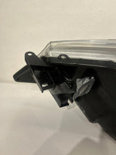 Laden Sie das Bild in den Galerie-Viewer, Frontscheinwerfer Toyota Yaris Rechts Scheinwerfer Headlight