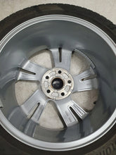 Load image into Gallery viewer, 1x Alufelge 17 Zoll 7.5" 5x112 51ET Glanz Silber 5H0601025AF VW Golf Viii FEL3946983461jj