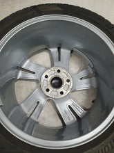 Laden Sie das Bild in den Galerie-Viewer, 1x Alufelge 17 Zoll 7.5" 5x112 51ET Glanz Silber 5H0601025AF VW Golf Viii FEL3946983461jj
