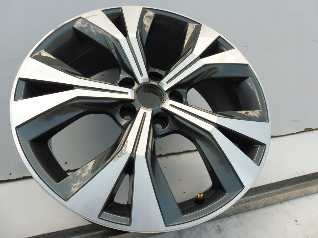 1x Alufelge 18 Zoll 7.0" 5x112 45ET Glanz Silber 575601025E Mg Ateca Rim Wheel