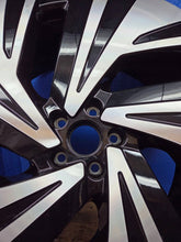 Load image into Gallery viewer, 1x Alufelge 21 Zoll 8.5" 5x112 40ET 11A601025B VW Id.4 Rim Wheel FEL6320101051sl