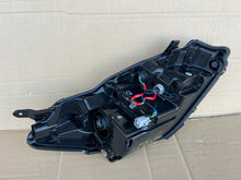 Laden Sie das Bild in den Galerie-Viewer, Frontscheinwerfer Toyota Yaris Links Scheinwerfer Headlight SCH9859411860lq
