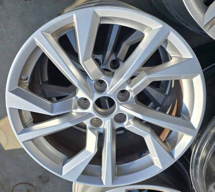 1x Alufelge 18 Zoll 8.5" 5x112 50ET 8S0601025AN Audi Tt Rim Wheel FEL4220211155xm
