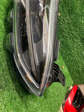 Laden Sie das Bild in den Galerie-Viewer, Frontscheinwerfer Ford Focus JX7B13E014AD Rechts Scheinwerfer Headlight SCH4050784788yq