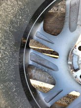 Load image into Gallery viewer, 1x Alufelge 17 Zoll 6.5&quot; 4x100 40ET 403005727R Renault Rim Wheel
