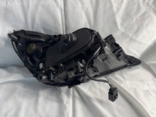 Laden Sie das Bild in den Galerie-Viewer, Frontscheinwerfer Volvo V60 S60 31299990 Xenon Links Scheinwerfer Headlight SCH3186207196yp
