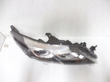 Laden Sie das Bild in den Galerie-Viewer, Frontscheinwerfer Mitsubishi Eclipse Cross LED Ein Stück (Rechts oder Links)