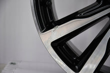Laden Sie das Bild in den Galerie-Viewer, 1x Alufelge 18 Zoll 7.5&quot; 4x108 52 5ET Glanz Schwarz GJ5C-1007-P2A Ford Kuga