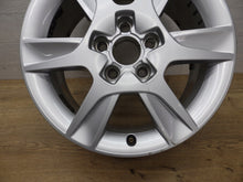 Laden Sie das Bild in den Galerie-Viewer, 1x Alufelge 16 Zoll 6.5&quot; 5x112 50ET Glanz Silber 8P0601025AM Audi A3 Rim Wheel