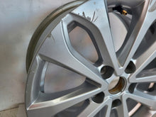 Laden Sie das Bild in den Galerie-Viewer, 1x Alufelge 16 Zoll 6.5" 5x114.3 44ET Glanz Silber 403007521R Renault Zoe FEL3097636353xq