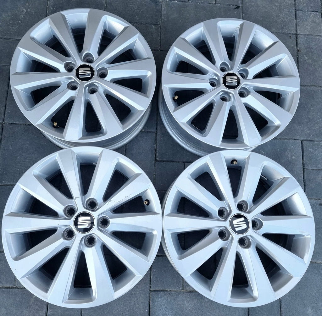 4x Alufelge 15 Zoll 5.5" 5x100 40ET Silber 6F0601025G Seat I Rim Wheel FEL2725744575yy