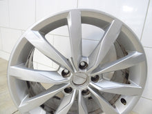 Laden Sie das Bild in den Galerie-Viewer, 1x Alufelge 17 Zoll 7.0" 5x112 49ET Glanz Silber 5G0601025CH VW I Rim Wheel FEL3750665507pq