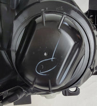 Laden Sie das Bild in den Galerie-Viewer, Frontscheinwerfer Mazda 3 BHR151040 Ein Stück (Rechts oder Links) Headlight SCH3625308927zu