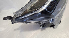 Load image into Gallery viewer, Frontscheinwerfer Toyota Yaris Cross Rechts Scheinwerfer Headlight SCH9247709482fp