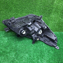 Laden Sie das Bild in den Galerie-Viewer, Frontscheinwerfer Toyota Verso 81150-0F090 Links Scheinwerfer Headlight SCH9213400991ea
