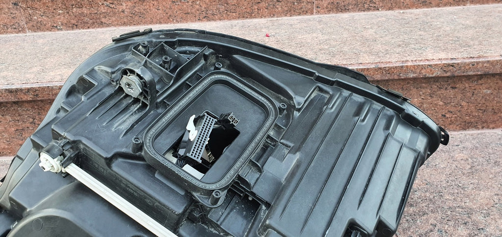 Frontscheinwerfer Mercedes-Benz W213 C238 A2139067806 A2139066601 Xenon Rechts SCH9457522128dp