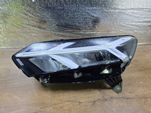 Laden Sie das Bild in den Galerie-Viewer, Frontscheinwerfer Dacia Sandero III Logan Jogger 260601750R Links Headlight SCH1124333783ke