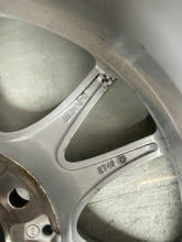 Laden Sie das Bild in den Galerie-Viewer, 1x Alufelge 16 Zoll 6.5" 5x112 49ET Glanz Silber A2464011302 Mercedes-Benz W246 FEL4243048786pn