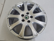 Laden Sie das Bild in den Galerie-Viewer, 1x Alufelge 17 Zoll 7.0&quot; 5x112 54ET 1Z0601025G Skoda Octavia Rim Wheel