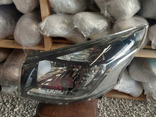 Laden Sie das Bild in den Galerie-Viewer, Frontscheinwerfer Renault Trafic III 260109552R 260604842R LED Ein Satz SCH6978632939bh