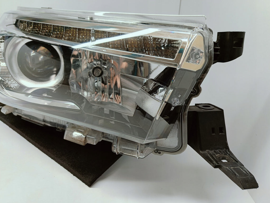 Frontscheinwerfer Toyota Hilux VIII LED Rechts Scheinwerfer Headlight SCH6842835709eg