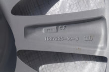 Laden Sie das Bild in den Galerie-Viewer, 1x Alufelge 20 Zoll 10.0" 5x120 35ET Silber 1027225-00-B Tesla Model X Rim Wheel FEL7312587332zp