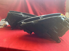 Laden Sie das Bild in den Galerie-Viewer, Frontscheinwerfer Skoda 3V1941015D 3V1941016D LED Ein Satz Headlight