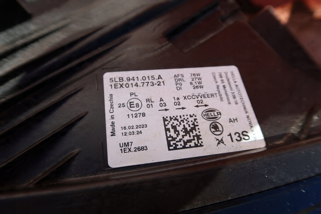 Frontscheinwerfer Skoda Enyaq 5LB941015HJ LED Links Scheinwerfer Headlight