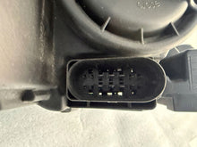 Laden Sie das Bild in den Galerie-Viewer, Frontscheinwerfer Mercedes-Benz W204 A2048202959 Xenon Links Headlight SCH7314589377dd