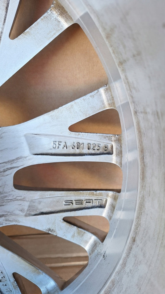 1x Alufelge 17 Zoll 7.5" 5x112 46ET 5FA601025B Seat Leon Rim Wheel
