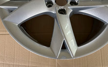 Laden Sie das Bild in den Galerie-Viewer, 1x Alufelge 19 Zoll 8.5" 5x112 32ET Glanz Silber 8T0601025F Audi A4 B8 Rim Wheel FEL7863124123jm