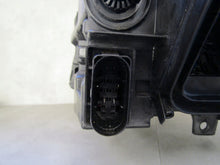Laden Sie das Bild in den Galerie-Viewer, Frontscheinwerfer Mercedes-Benz Sprinter A9109067200 LED Rechts Headlight