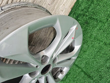 Laden Sie das Bild in den Galerie-Viewer, 1x Alufelge 17 Zoll 7.5&quot; 5x112 52ET 6856065 BMW F39 X1 F48 Rim Wheel