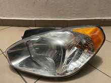 Laden Sie das Bild in den Galerie-Viewer, Frontscheinwerfer Hyundai Accent 92101-1E0000 Links Scheinwerfer Headlight