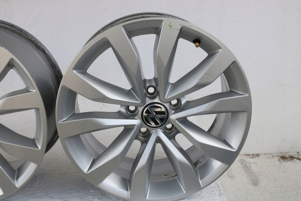 1x Alufelge 17 Zoll 7.0" 5x112 43ET Matt Silber 5C0601025F VW Passat B7 Beetle