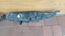 Laden Sie das Bild in den Galerie-Viewer, Frontscheinwerfer Ford Fiesta I C1BB-13W029-AE C1BB-13W030-AE Ein Satz Headlight SCH2059775924dy
