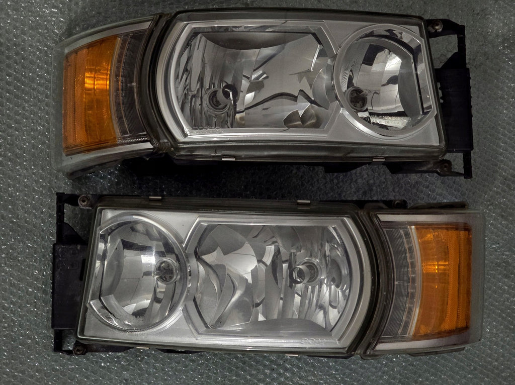Frontscheinwerfer 2241828 Ein Stück (Rechts oder Links) Scheinwerfer Headlight
