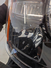 Laden Sie das Bild in den Galerie-Viewer, Frontscheinwerfer Land Rover Sport L320 CH32-13W029-BA Rechts Headlight SCH1783104303ck