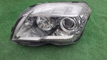 Laden Sie das Bild in den Galerie-Viewer, Frontscheinwerfer Mercedes-Benz W204 A2048205361 Bi-Xenon Links Headlight SCH4193757656vq