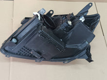 Laden Sie das Bild in den Galerie-Viewer, Frontscheinwerfer Toyota Avensis Rechts Scheinwerfer Headlight SCH7117469105ap