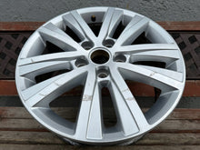 Load image into Gallery viewer, 1x Alufelge 17 Zoll 7.0" 5x120 55ET Glanz Silber 7E0601025L VW Multivan FEL7391875639he