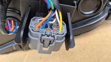 Laden Sie das Bild in den Galerie-Viewer, Frontscheinwerfer Mazda 3 Bp LED Ein Stück (Rechts oder Links) Headlight SCH3672111317cu