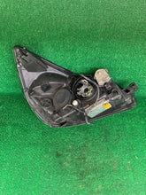 Laden Sie das Bild in den Galerie-Viewer, Frontscheinwerfer Renault Espace IV 15565900 155659-00 Xenon Links Headlight SCH4769628387xi